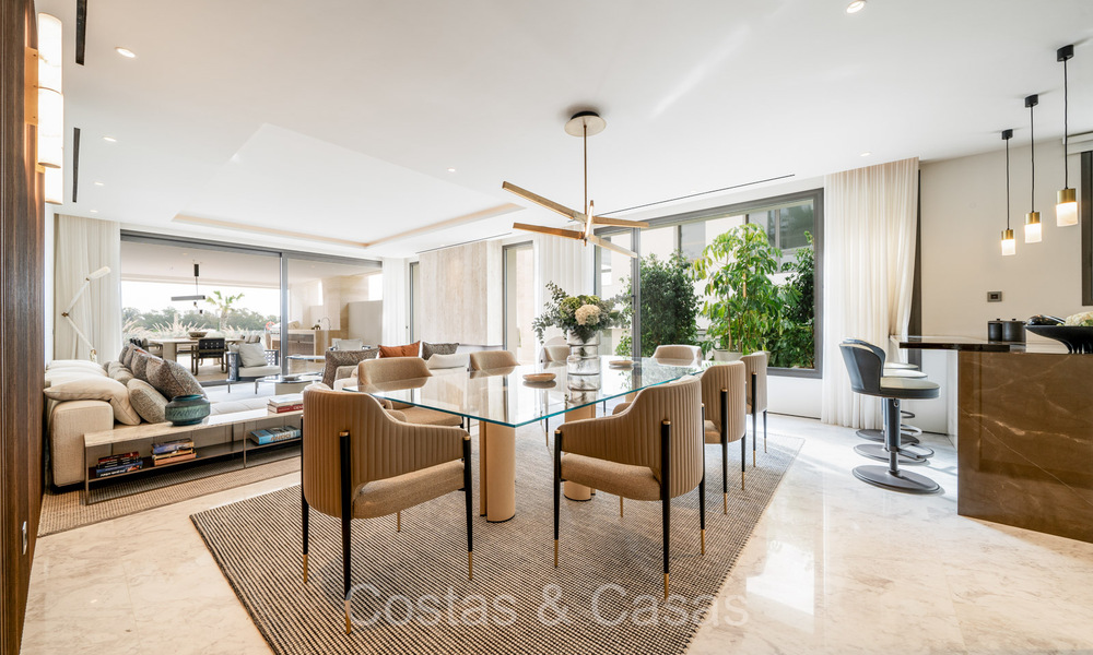 Move-in ready, prestigious duplex apartment for sale in a chic resort-style complex on Marbella’s Golden Mile 73867