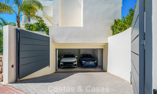 Move-in ready, luxury villa for sale within walking distance of a golf clubhouse on the New Golden Mile, Marbella - Estepona 806007 