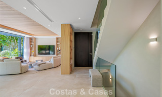 Move-in ready, luxury villa for sale within walking distance of a golf clubhouse on the New Golden Mile, Marbella - Estepona 806013 