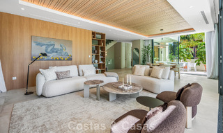 Move-in ready, luxury villa for sale within walking distance of a golf clubhouse on the New Golden Mile, Marbella - Estepona 806018 