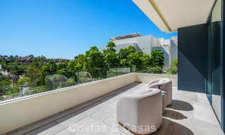 Move-in ready, luxury villa for sale within walking distance of a golf clubhouse on the New Golden Mile, Marbella - Estepona 806025 