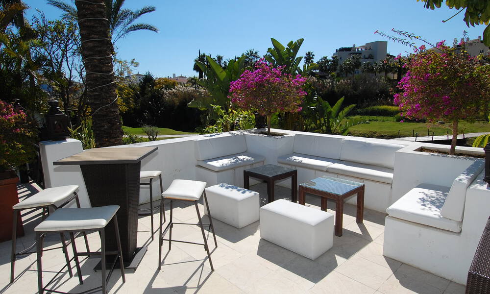 Move-in ready, luxury villa for sale within walking distance of a golf clubhouse on the New Golden Mile, Marbella - Estepona 806050