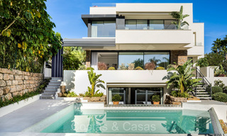 Move-in ready, luxury villa for sale within walking distance of a golf clubhouse on the New Golden Mile, Marbella - Estepona 806052 