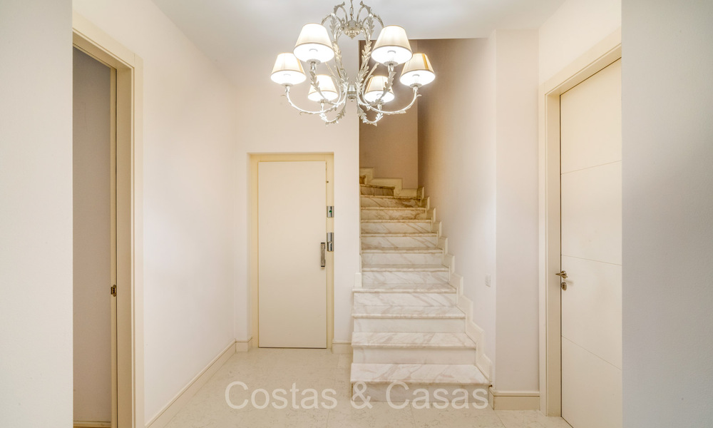 First class Mediterranean villa for sale in an exclusive complex on Marbella’s Golden Mile 74146