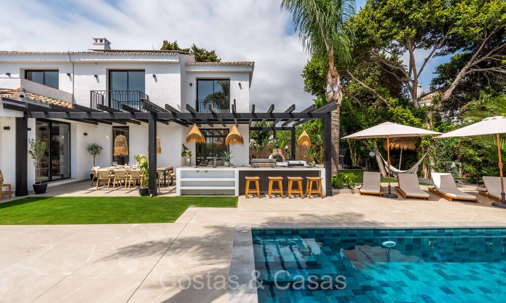 Prestigious Mediterranean luxury villa for sale in a sought-after beachside urbanisation in San Pedro, Marbella 74291