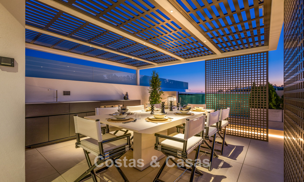 Move-in ready luxury house in an innovative and luxurious complex with sea views, located on Marbella’s Golden Mile 74510