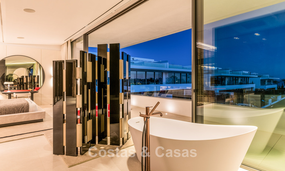Sophisticated luxury home for sale in a gated complex with panoramic sea views on Marbella’s Golden Mile 74574