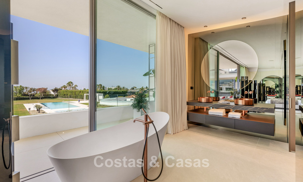 Sophisticated luxury home for sale in a gated complex with panoramic sea views on Marbella’s Golden Mile 74587