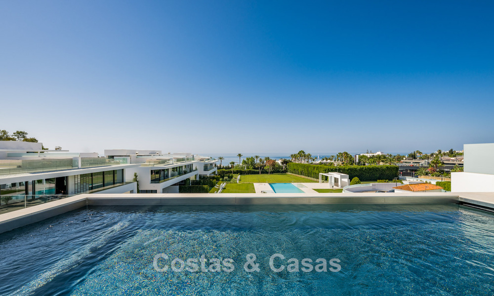 Sophisticated luxury home for sale in a gated complex with panoramic sea views on Marbella’s Golden Mile 74599