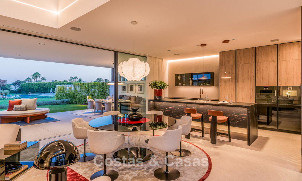 Sophisticated luxury home for sale in a gated complex with panoramic sea views on Marbella’s Golden Mile 74604