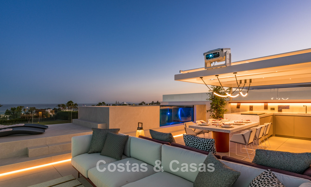 Sophisticated luxury home for sale in a gated complex with panoramic sea views on Marbella’s Golden Mile 74605