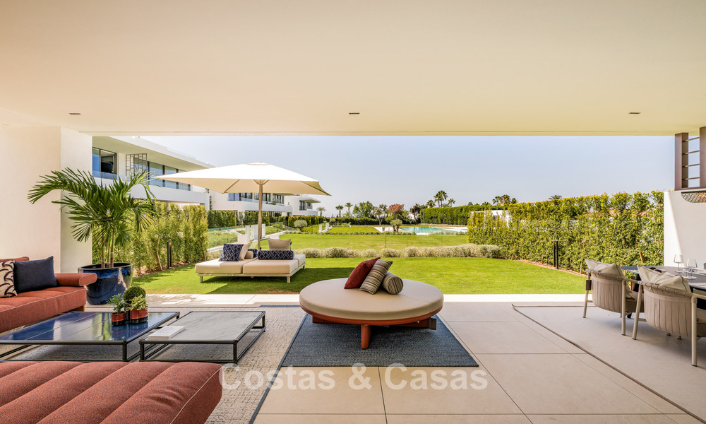 Sophisticated luxury home for sale in a gated complex with panoramic sea views on Marbella’s Golden Mile 74610