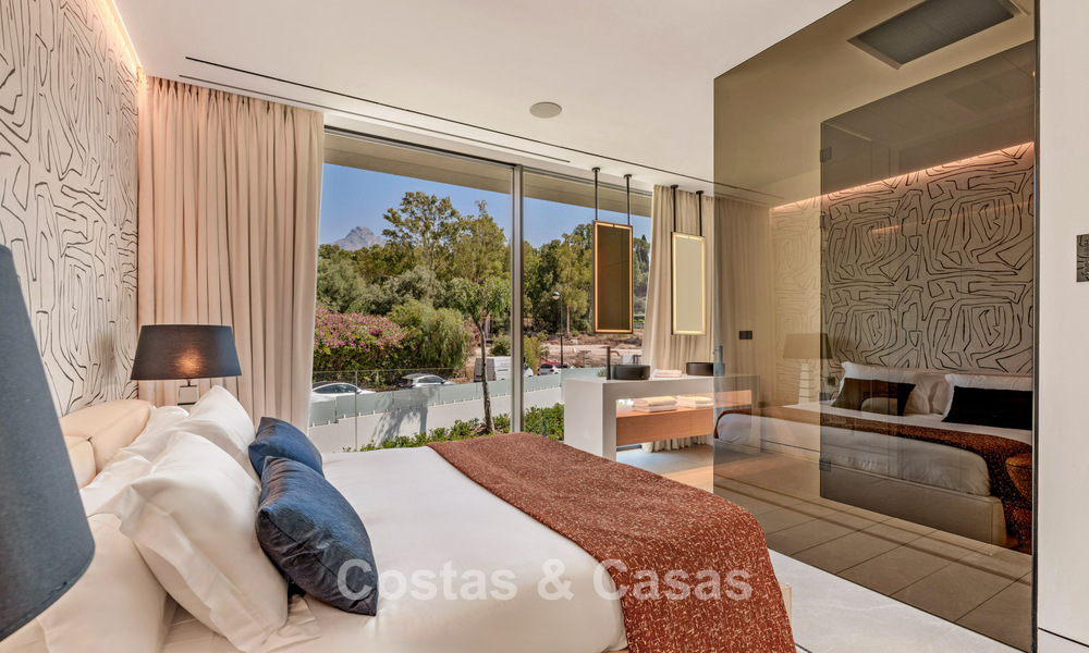 Sophisticated luxury home for sale in a gated complex with panoramic sea views on Marbella’s Golden Mile 74616