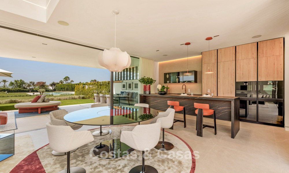 Sophisticated luxury home for sale in a gated complex with panoramic sea views on Marbella’s Golden Mile 74620