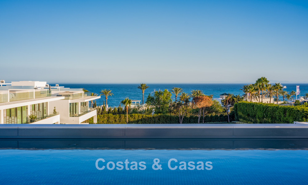 Sophisticated luxury home for sale in a gated complex with panoramic sea views on Marbella’s Golden Mile 74622