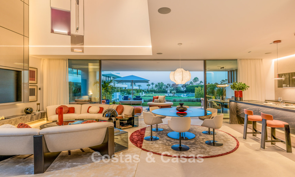 Sophisticated luxury home for sale in a gated complex with panoramic sea views on Marbella’s Golden Mile 74629