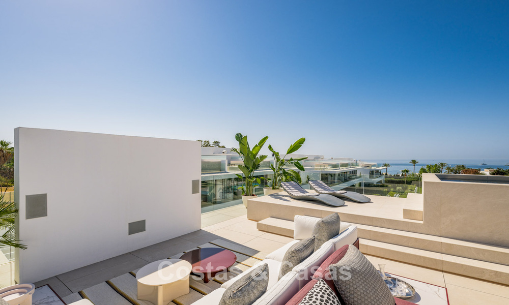 Sophisticated luxury home for sale in a gated complex with panoramic sea views on Marbella’s Golden Mile 74632
