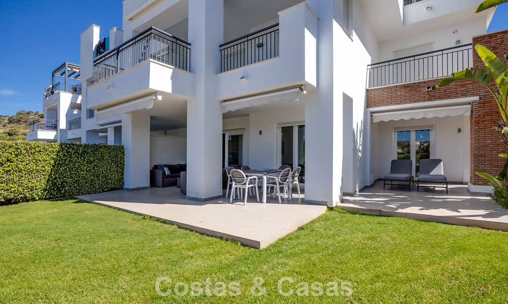 Luxurious 3 bedroom apartment for sale with huge garden in Benahavis - Marbella 773652