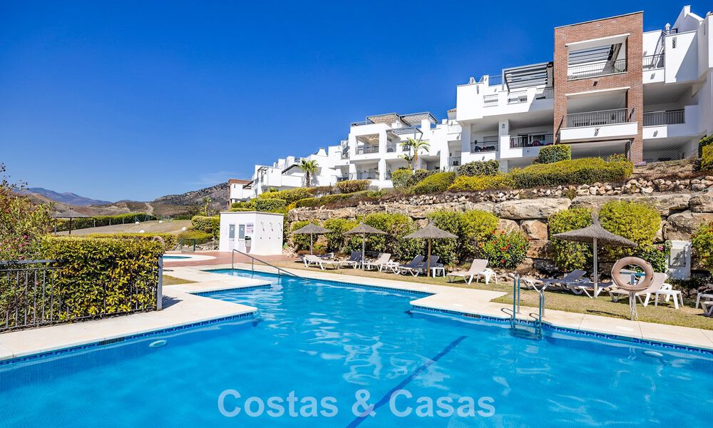 Luxurious 3 bedroom apartment for sale with huge garden in Benahavis - Marbella 773655