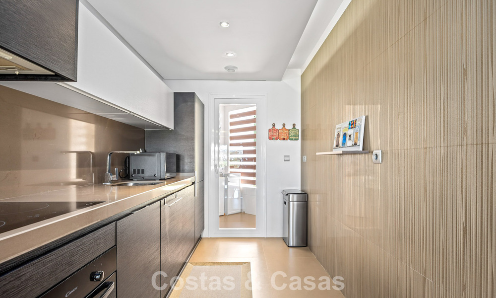 Luxurious 3 bedroom apartment for sale with huge garden in Benahavis - Marbella 773664