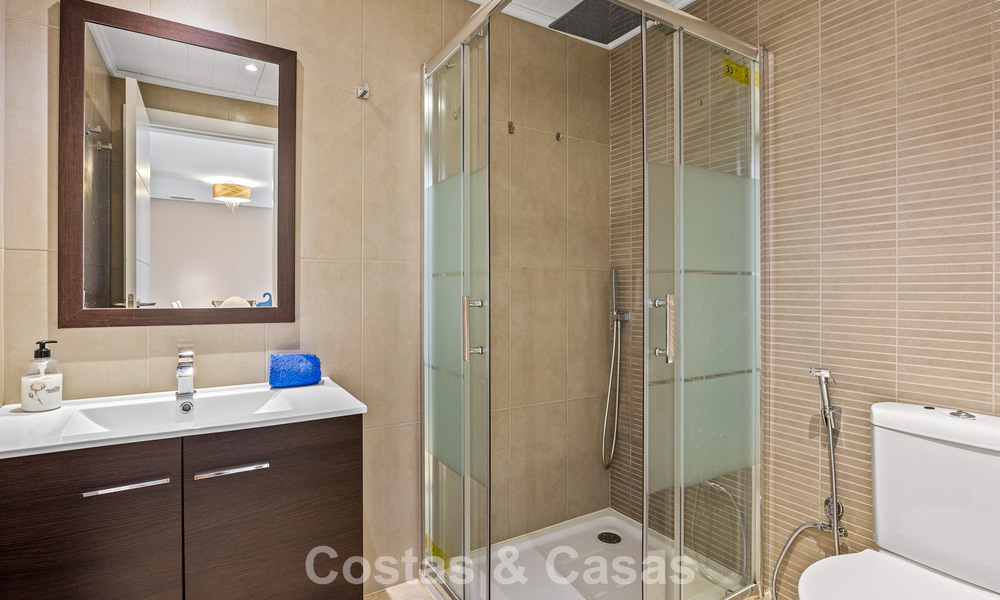 Luxurious 3 bedroom apartment for sale with huge garden in Benahavis - Marbella 773673