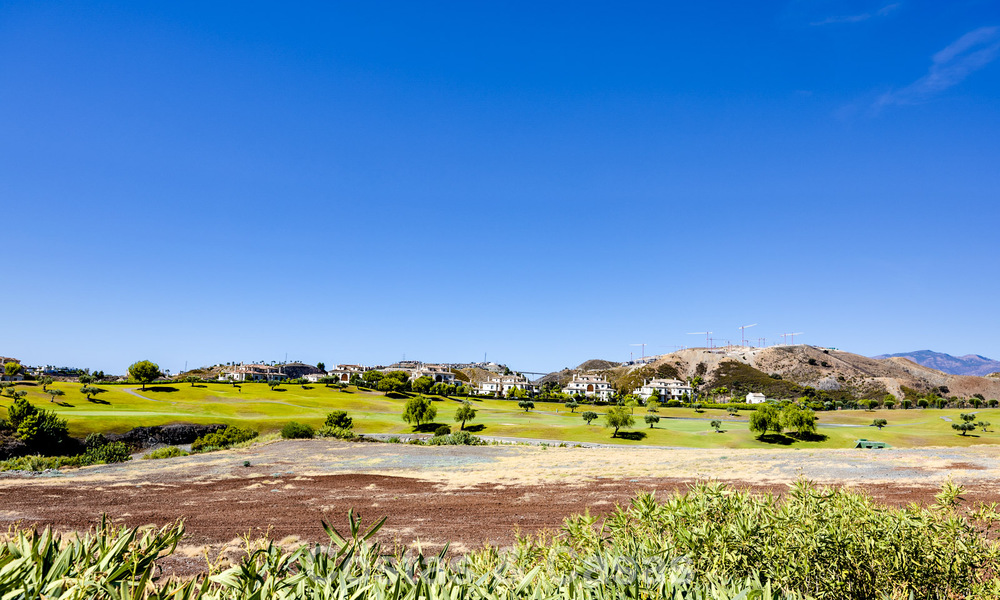 Luxurious 3 bedroom apartment for sale with huge garden in Benahavis - Marbella 773677