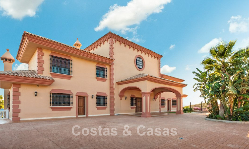 Impressive villa for sale, bordering the golf course in Mijas, Costa del Sol 774472