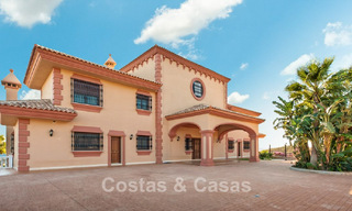 Impressive villa for sale, bordering the golf course in Mijas, Costa del Sol 774472 