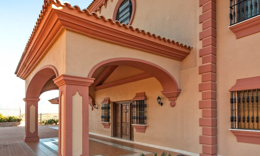 Impressive villa for sale, bordering the golf course in Mijas, Costa del Sol 774474