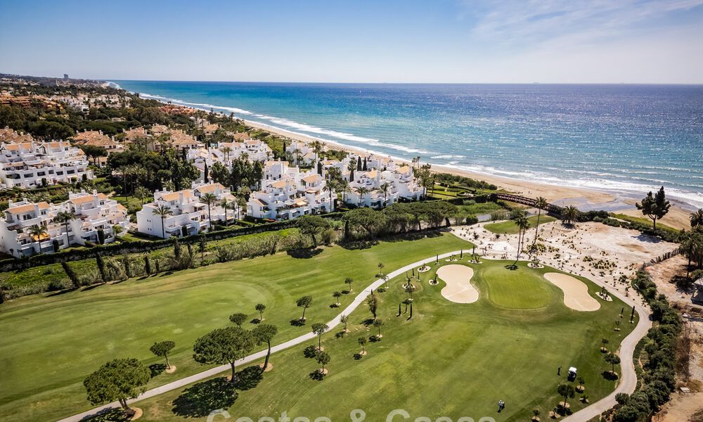Luxurious renovated apartment with sea views for sale in an exclusive beach complex in Los Monteros, Marbella East 778329