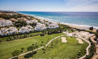Luxurious renovated apartment with sea views for sale in an exclusive beach complex in Los Monteros, Marbella East 778329 
