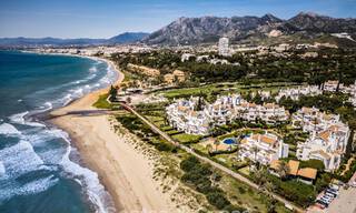 Luxurious renovated apartment with sea views for sale in an exclusive beach complex in Los Monteros, Marbella East 778331 
