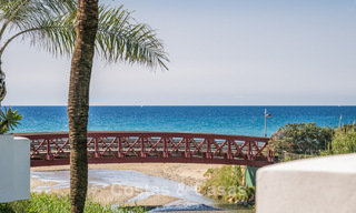Luxurious renovated apartment with sea views for sale in an exclusive beach complex in Los Monteros, Marbella East 778338 