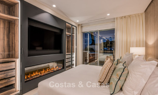 Luxurious renovated apartment with sea views for sale in an exclusive beach complex in Los Monteros, Marbella East 778339 