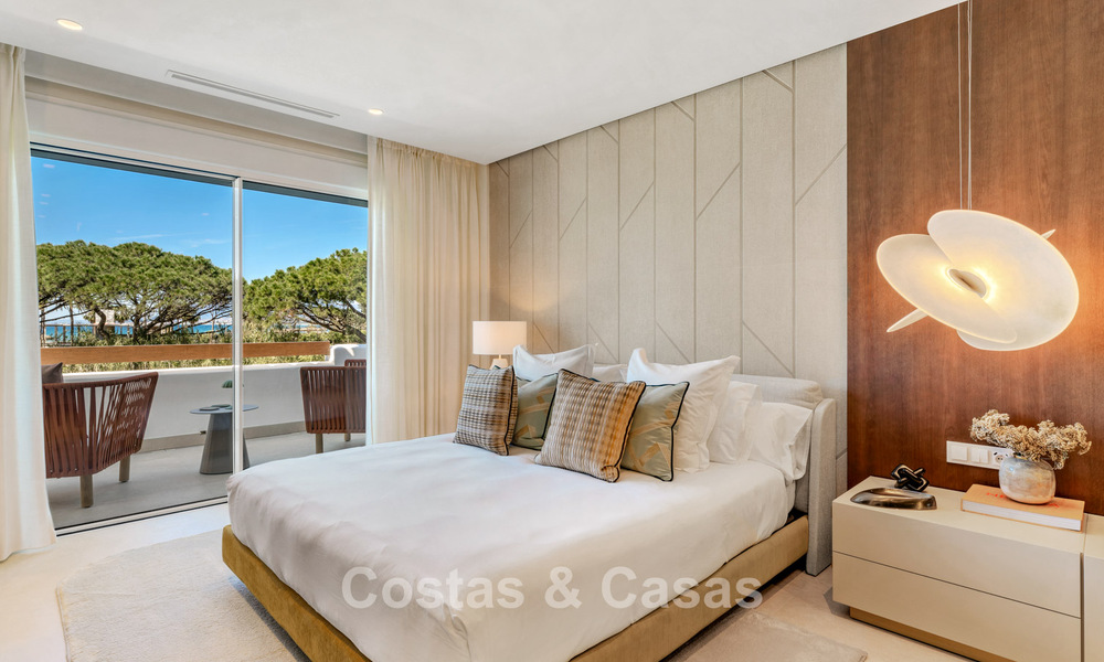 Luxurious renovated apartment with sea views for sale in an exclusive beach complex in Los Monteros, Marbella East 778340