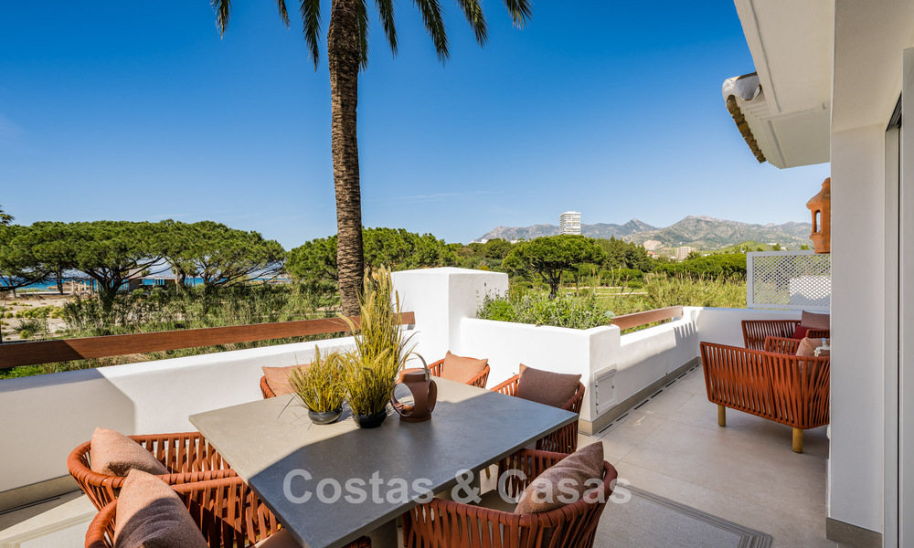 Luxurious renovated apartment with sea views for sale in an exclusive beach complex in Los Monteros, Marbella East 778342