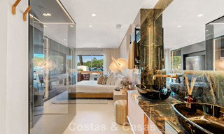 Luxurious renovated apartment with sea views for sale in an exclusive beach complex in Los Monteros, Marbella East 778346 