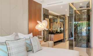 Luxurious renovated apartment with sea views for sale in an exclusive beach complex in Los Monteros, Marbella East 778347 