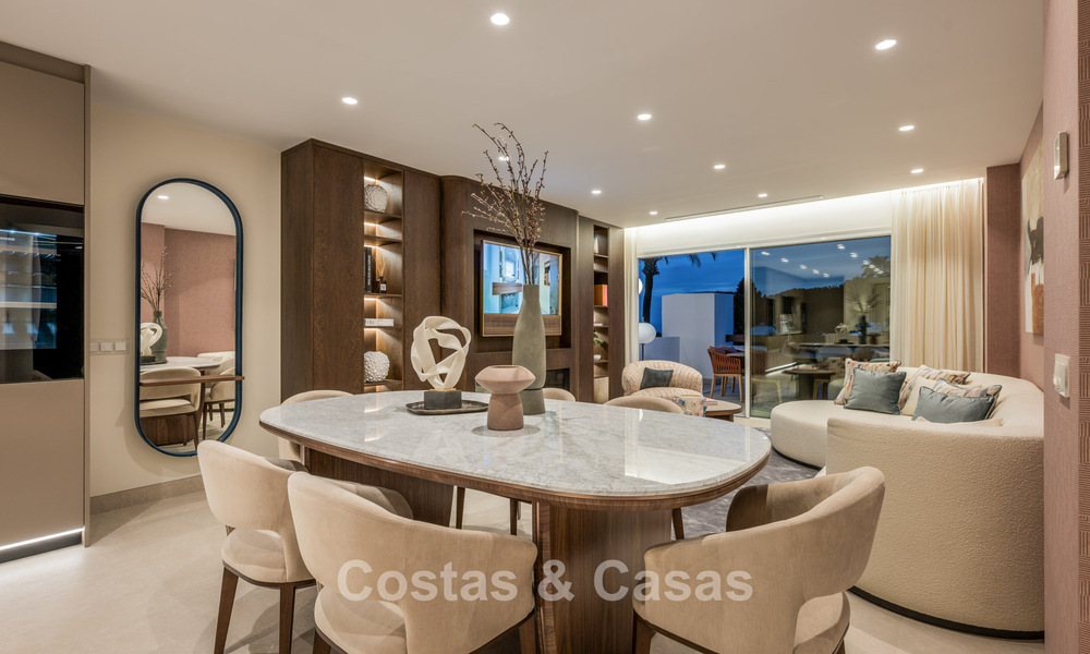 Luxurious renovated apartment with sea views for sale in an exclusive beach complex in Los Monteros, Marbella East 778352