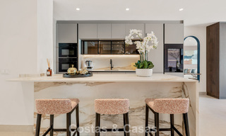 Luxurious renovated apartment with sea views for sale in an exclusive beach complex in Los Monteros, Marbella East 778363 