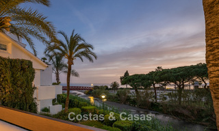 Luxurious renovated apartment with sea views for sale in an exclusive beach complex in Los Monteros, Marbella East 778367 