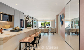 Luxurious renovated apartment with sea views for sale in an exclusive beach complex in Los Monteros, Marbella East 778370 
