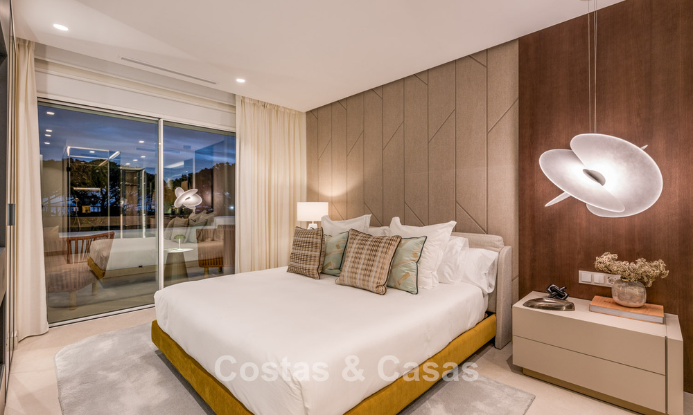 Luxurious renovated apartment with sea views for sale in an exclusive beach complex in Los Monteros, Marbella East 778373