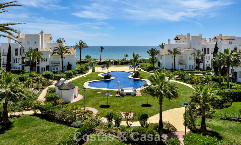 Stylish renovated apartment with sea views for sale in an exclusive beach complex in Los Monteros, Marbella East 776649