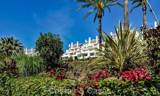 Stylish renovated apartment with sea views for sale in an exclusive beach complex in Los Monteros, Marbella East 776654 