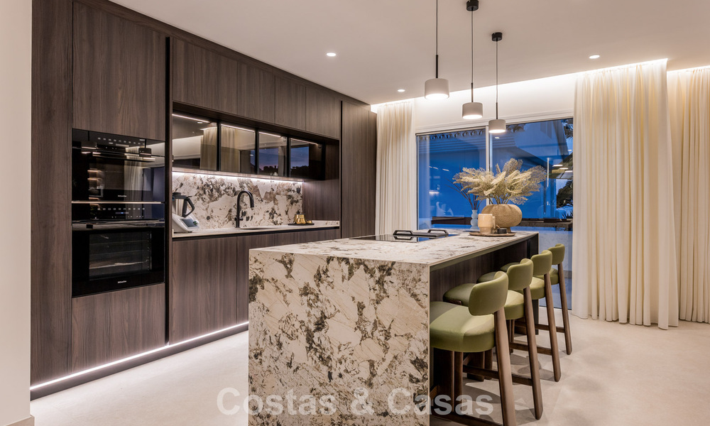 Stylish renovated apartment with sea views for sale in an exclusive beach complex in Los Monteros, Marbella East 778394