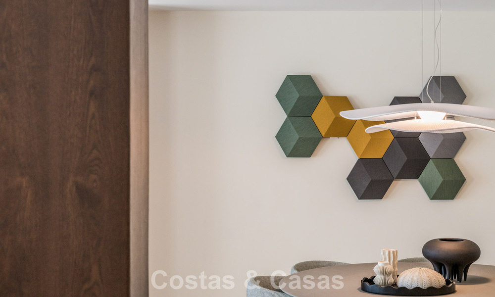 Stylish renovated apartment with sea views for sale in an exclusive beach complex in Los Monteros, Marbella East 778402
