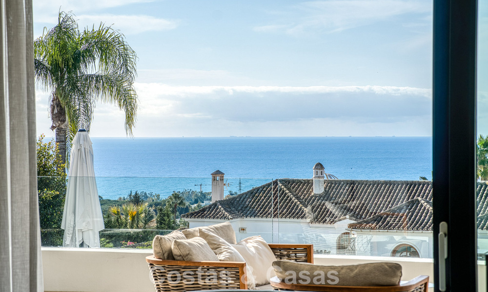 Luxurious duplex apartment for sale with sea views in a high-end Sierra Blanca complex on Marbella’s Golden Mile 774574