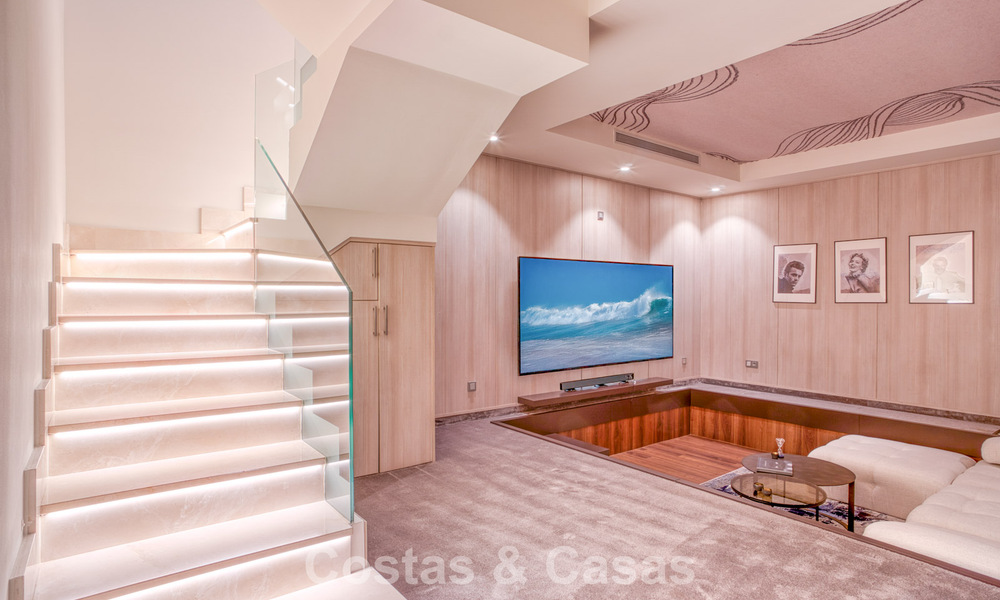 Luxurious duplex apartment for sale with sea views in a high-end Sierra Blanca complex on Marbella’s Golden Mile 774575