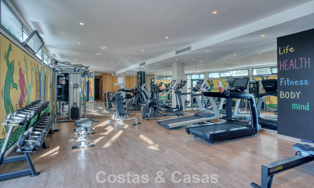 Luxurious duplex apartment for sale with sea views in a high-end Sierra Blanca complex on Marbella’s Golden Mile 774579